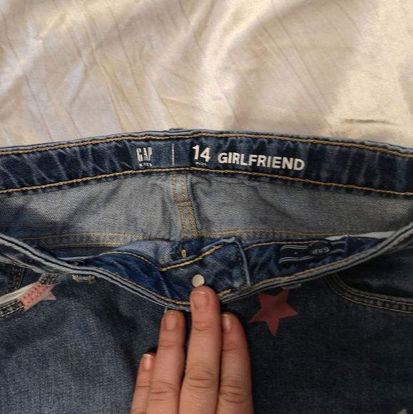 GAP Girlfriend crop raw edge star graphic Size 14 plus girls jeans - Picture 2 of 4